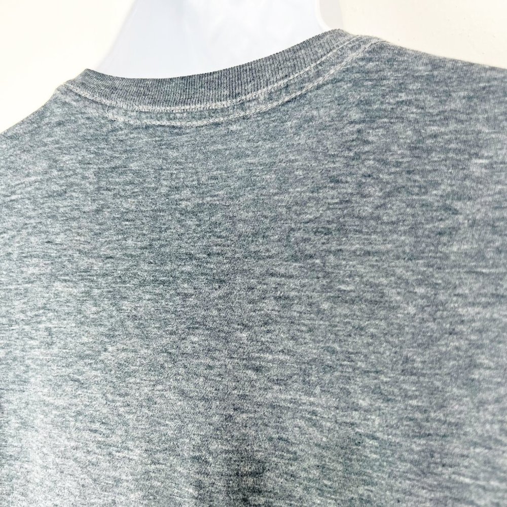Vans Gray Short Sleeve Tee Shirt Men's Large Stripe Detail Graphic - Picture 7 of 7